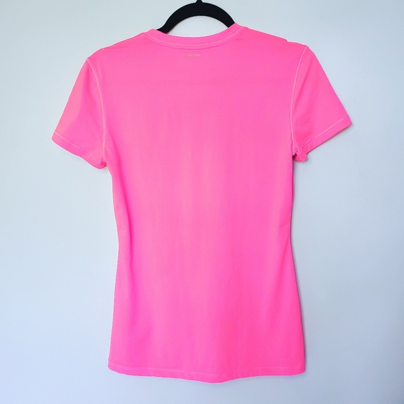 Small Adidas Dri-fit Women's fitted tee - Picture 5 of 5